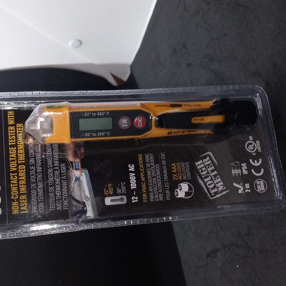 Klein Tools NCVT-4IR VOLTAGE TESTER+ THERMOMETER - Picture 3 of 6